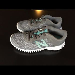 New!! New balance girls  sz.12